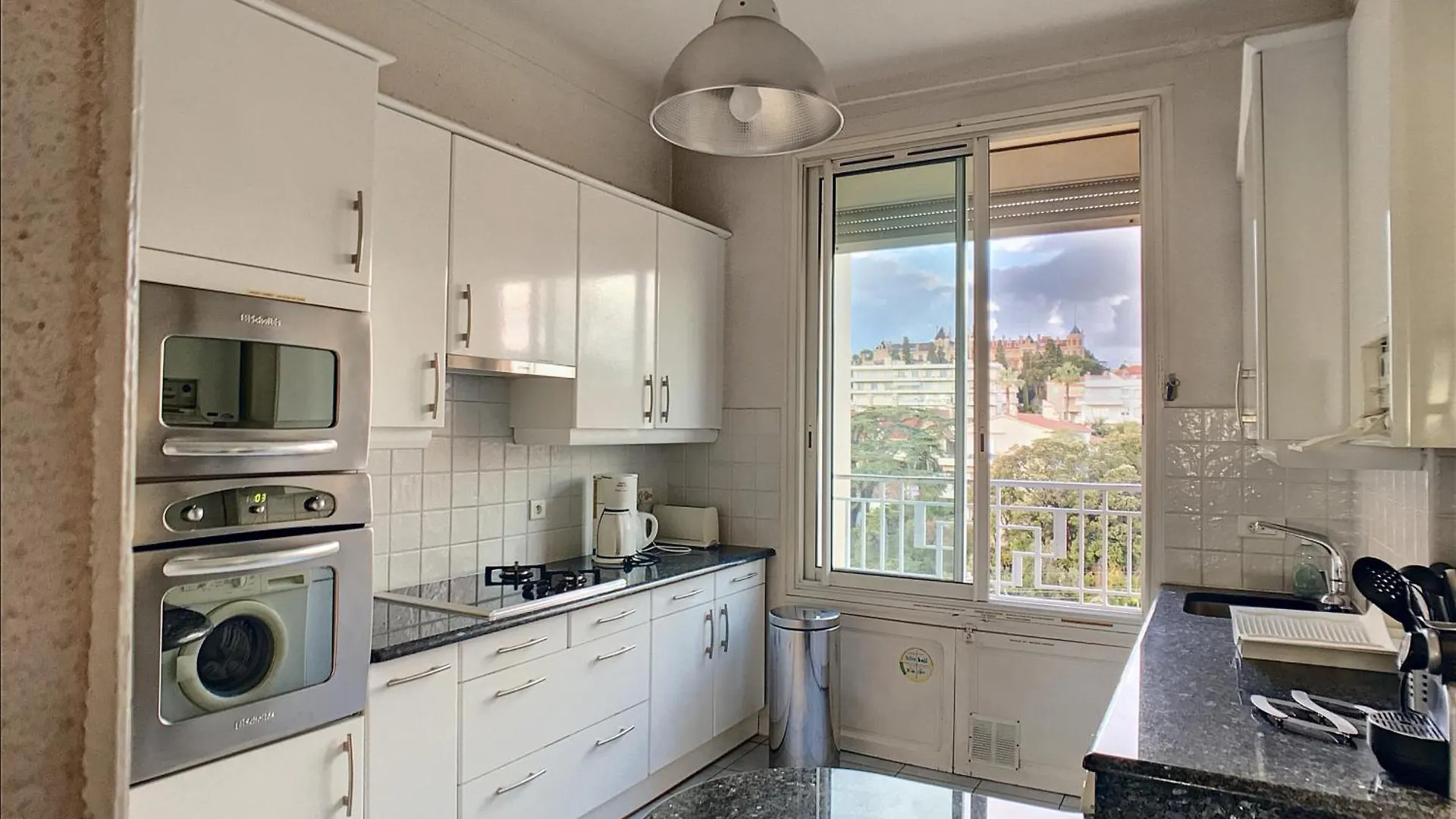 Situation Et Vue Mer Exceptionnelle 62L Cannes