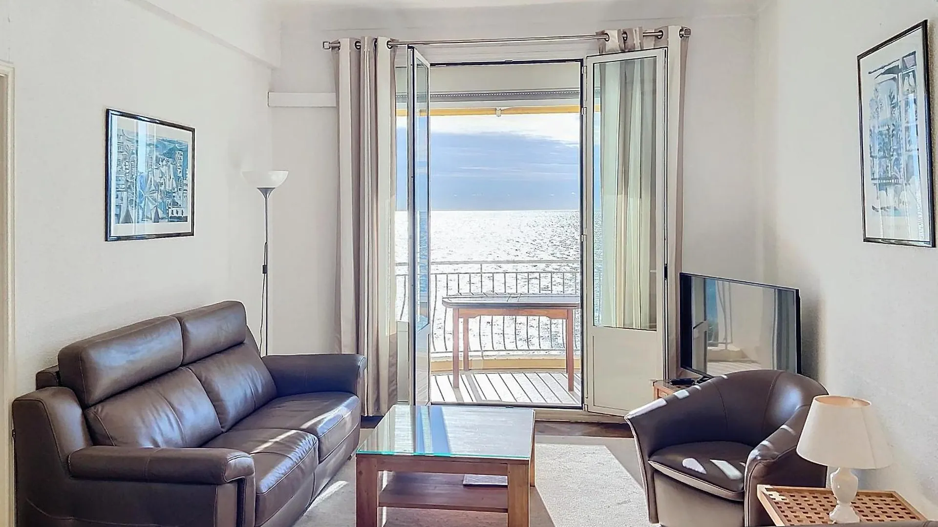 Situation Et Vue Mer Exceptionnelle 62L Cannes Fransa