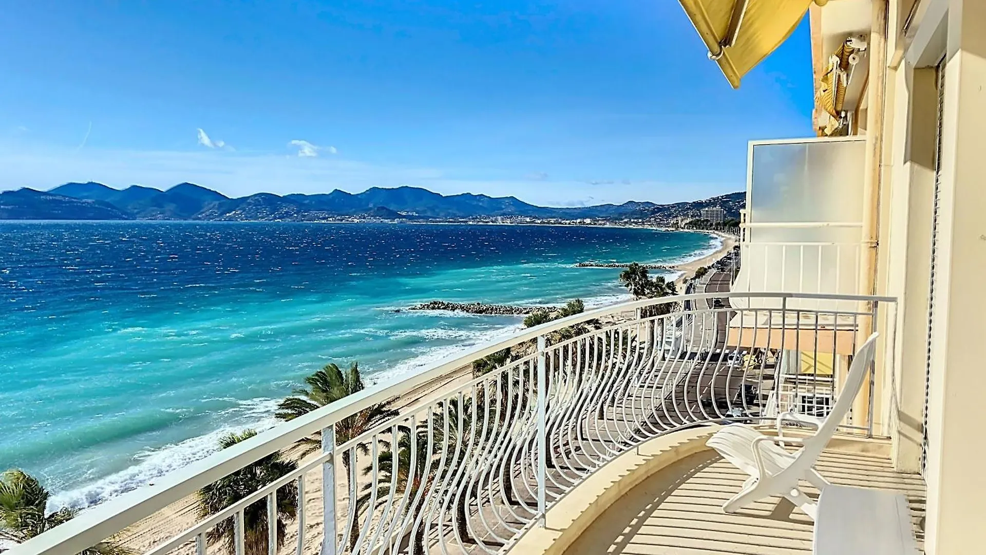 Situation Et Vue Mer Exceptionnelle 62L Cannes 0*,  Fransa